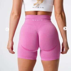 NWT NVGTN CONTOUR SEAMLESS SHORTS BUBBLE GUM PINK